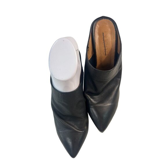 BUENO JEALOUS MULE SHOES Buttery Black Leather size 38 US 7 - Picture 2 of 7